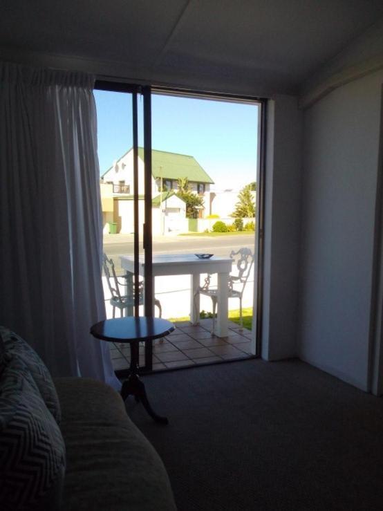 Breeze Inn Guesthouse Kiddʼs Beach 객실 사진
