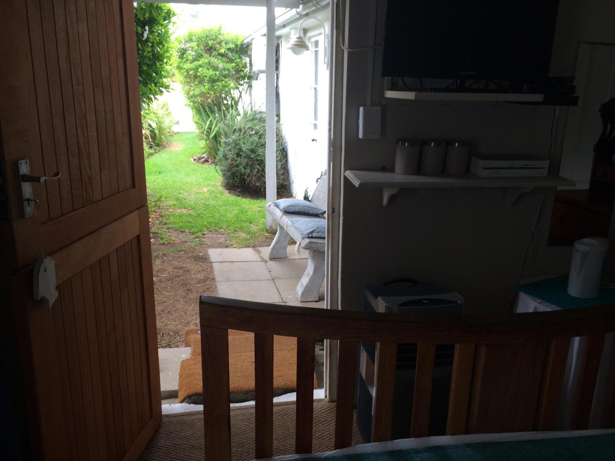 Breeze Inn Guesthouse Kiddʼs Beach 객실 사진