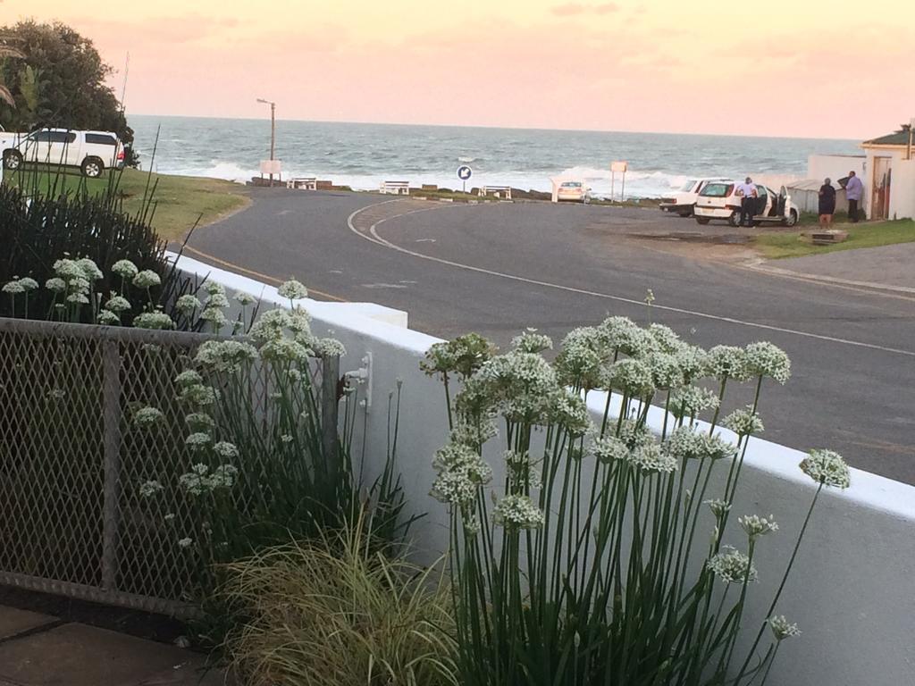 Breeze Inn Guesthouse Kiddʼs Beach 외부 사진